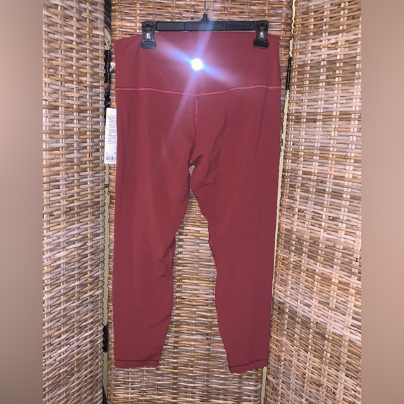 #118 NWT Lululemon Align High-Rise Pant 25"
Mulled Wine Sz 14 - Picture 7 of 10